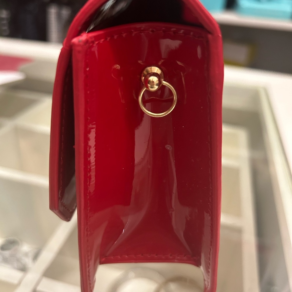 Gently used Promotional Beauty Item.